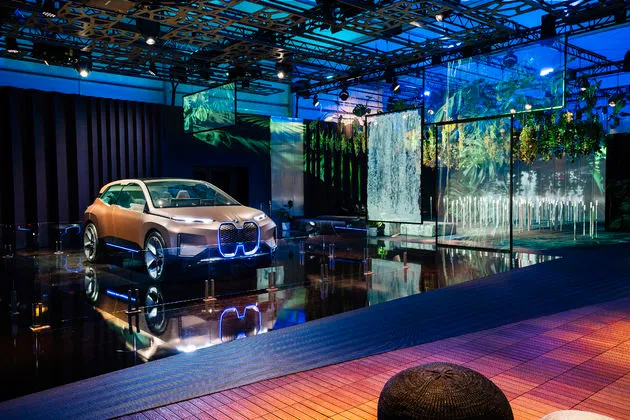 BMW_iNEXT_CES_10
