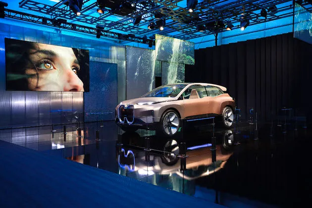 BMW_iNEXT_CES_12