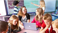 contact-tussen-docent-en-student-via-soc.jpg