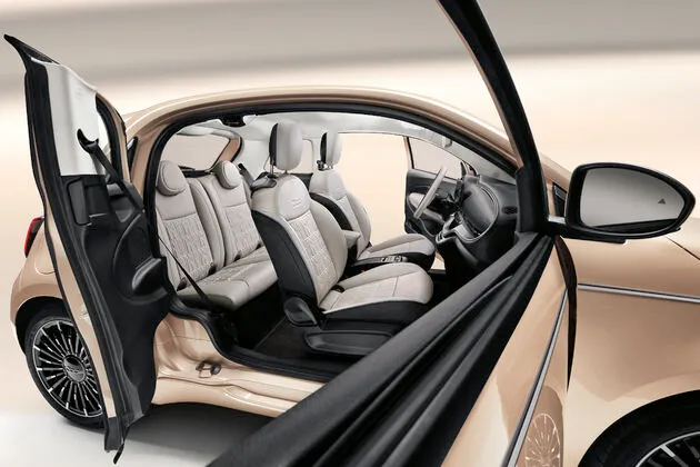 Fiat_500e_3+1_03