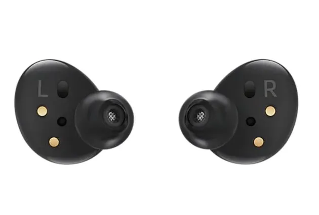 De Galaxy Buds Pro met de nikkelen contactpunten