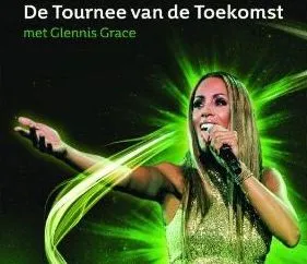 glennis-grace-in-duet-met-eigen-hologram.jpg