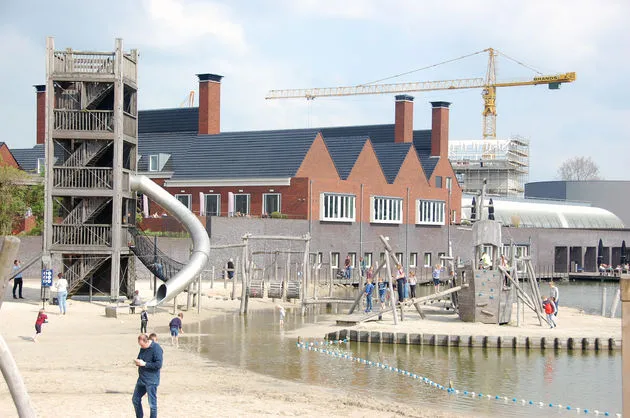 Er wordt flink getimmerd aan Hof van Saksen. Foto: Laurens (Parkvakanties)