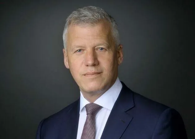 <i>Jeroen van der Lingen</i>