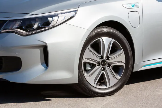kia_optima_phev_4