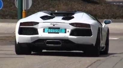 lamborghini-aventador-roadster-gesignale.jpg