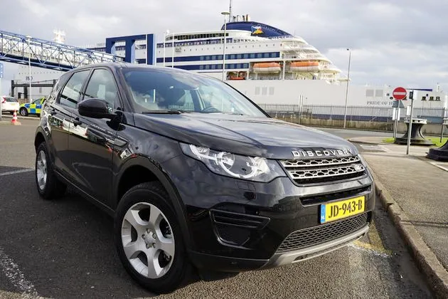 Land Rover Discovery Sport -18- CarRepublic - Wouter Spanjaart
