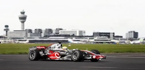 lewis-hamilton-verslaat-vodafone-netwerk.jpg