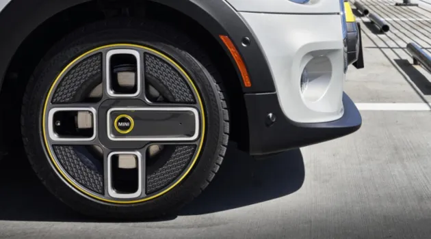 MINI Electric Design : nieuwe iconische wielen - Revolite Spoke design