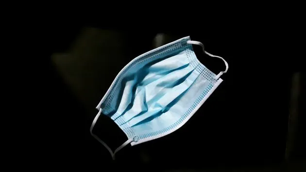 <em>Wel netjes dat mondkapje in de prullenbak gooien h\u00e8?<\/em>