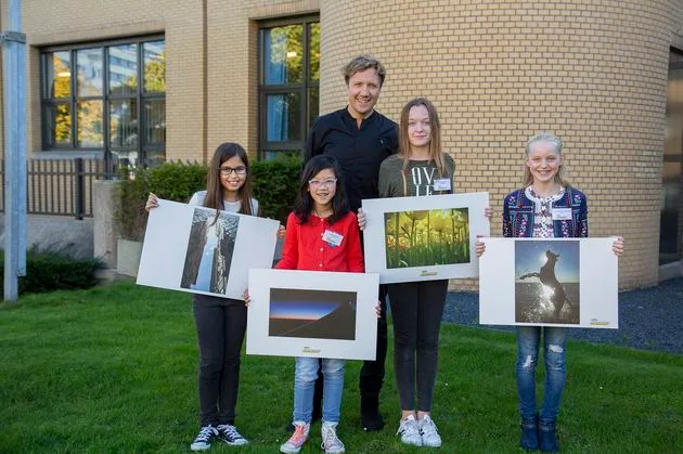 <em>v.l.n.r: Jasmijn, Josephine, Klaas van Kruistum, Dewi en Jennifer Jayne<\/em><em><\/em>