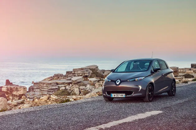 New_Renault_Zoe_YttriumGrey_YB_75