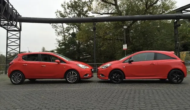 De Opel Corsa 5 deurs tegenover de sportieve 3-deurs Corsa OPC line