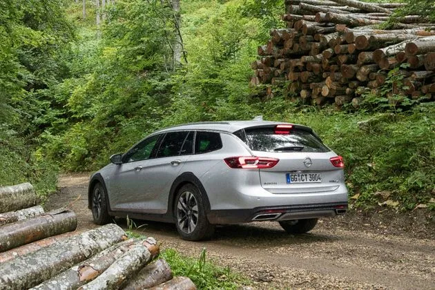 Opel-Insignia-Country-Tourer-500153