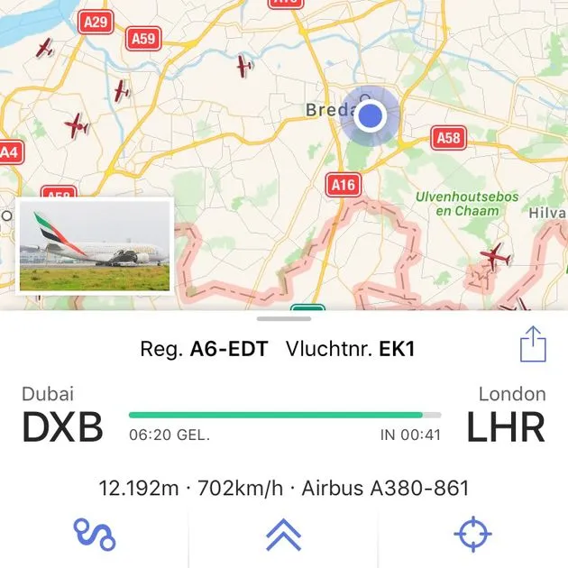 Als je een vliegtuig aanklikt krijg je meer info