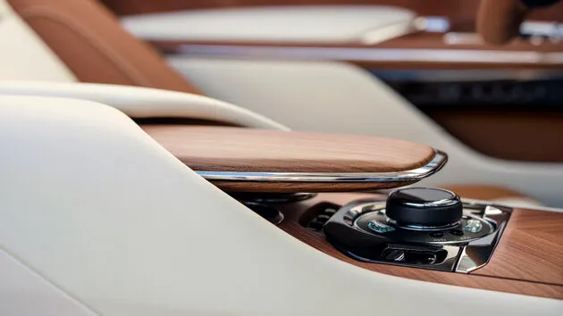Rolls-RoyceArcadiaDroptail16