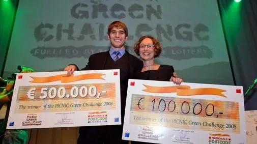 schimmelplaten-winnaar-in-picnic-green-c.jpg