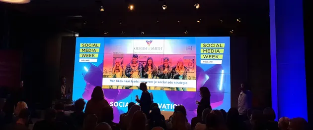 Van likes naar leads: Sybren Smith in een sessie over social advertising.