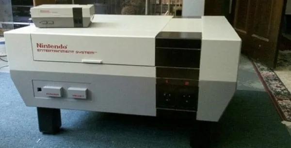 supersize-nes-doet-dienst-als-tafel-en-c.jpg