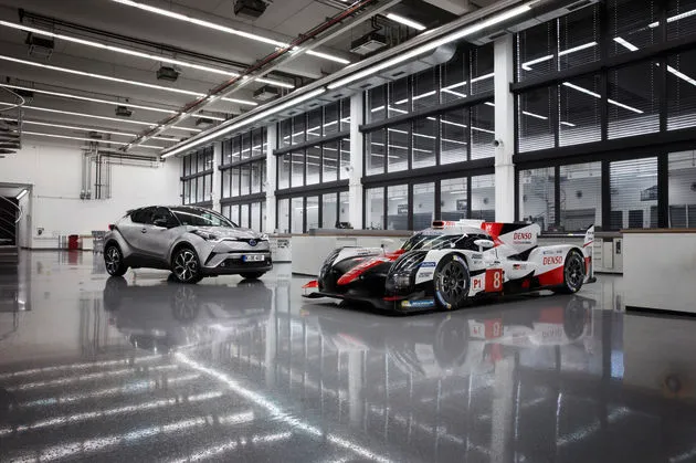 Toyota C-HR en Toyota TS050 Hybrid
