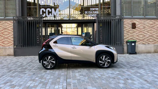 Toyota_Aygo_X_Cross_02