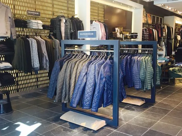 De winterjassen hangen al een tijdje klaar