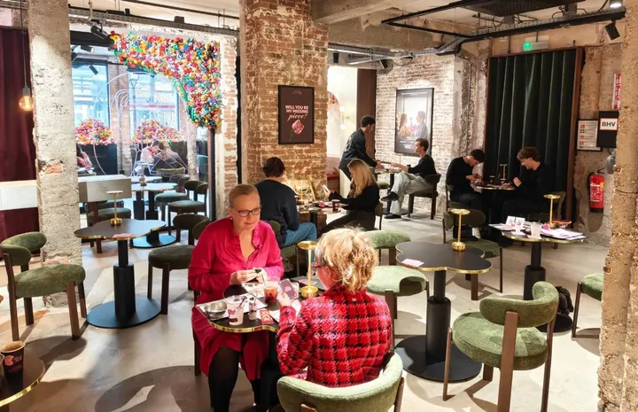 LEGO Bloom bar cafe