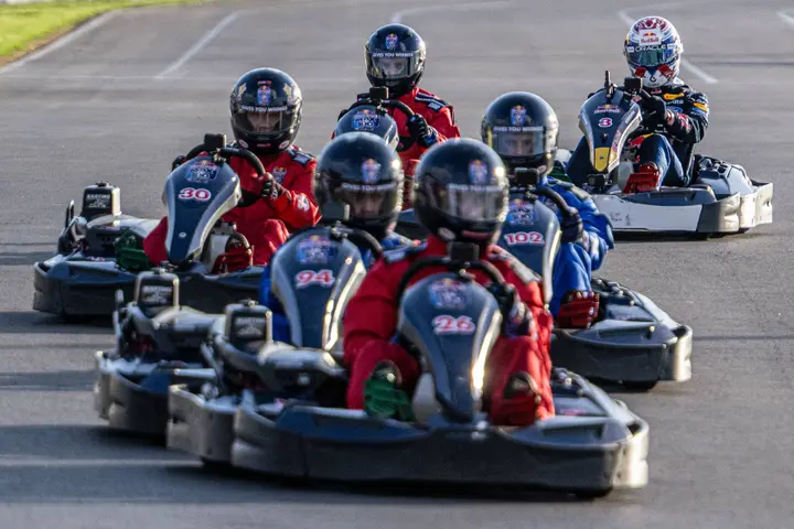 max vs 100 racing