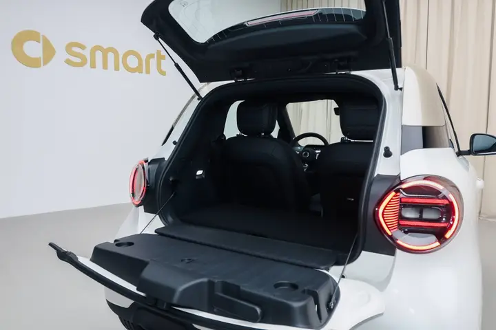 smart_hashtag2_premium_digital white metallic_gold_1