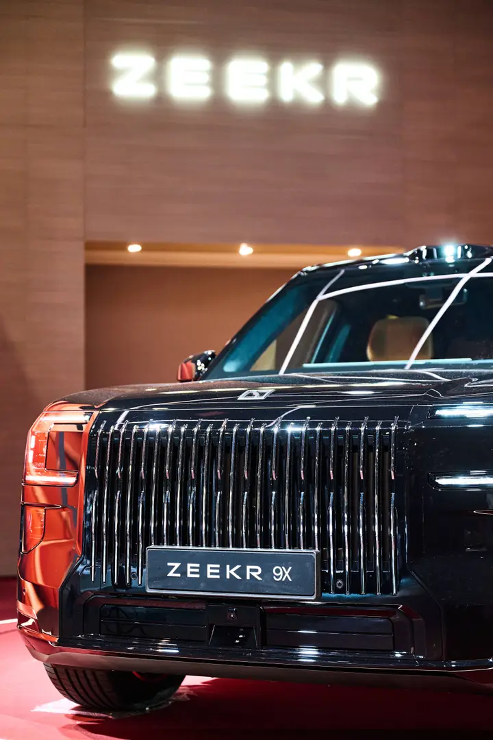 Zeekr 9X_Paris Motor Show