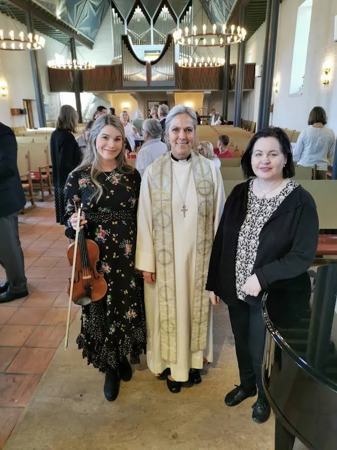 Konsert i Hole kirke, Madeleine Ossum, Kristin Moen Saxegaard og kantor Grethe Ulversøy