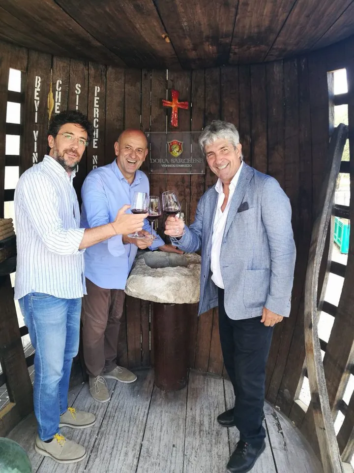 1510160655 wine fountain 768x1024