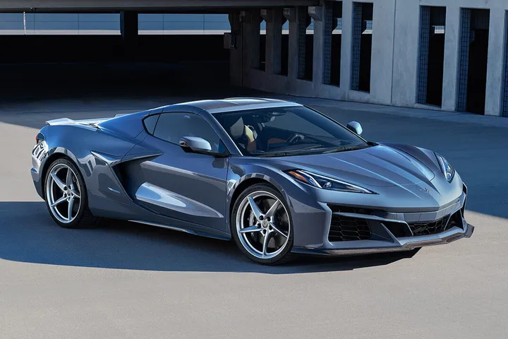 2024 chevy corvette e ray hybrid 0 hero 1074x716 1