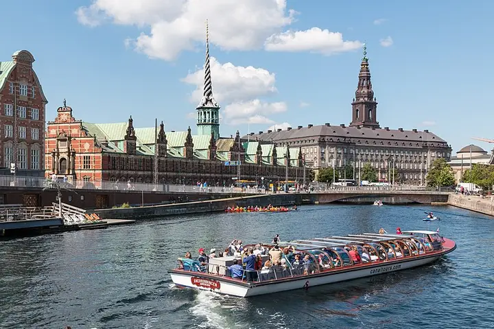 800px kopenhagen dk bc3b8rsgraven und bc3b6rse 2017 1503