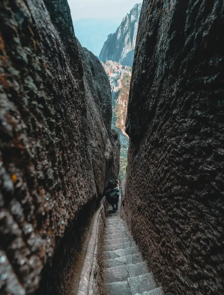 aden lao dzxqzjskv a unsplash