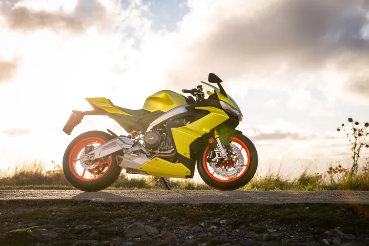 aprilia rs 660 fhm13