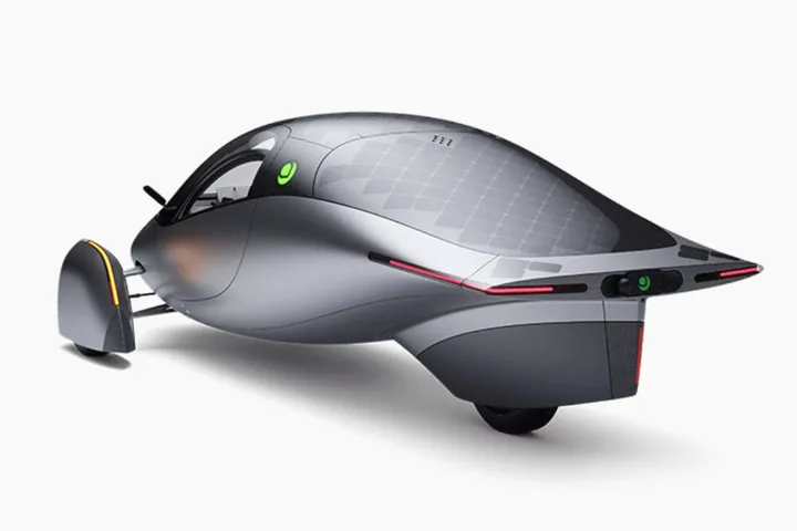 aptera launch edition ev 2 1000x667 1