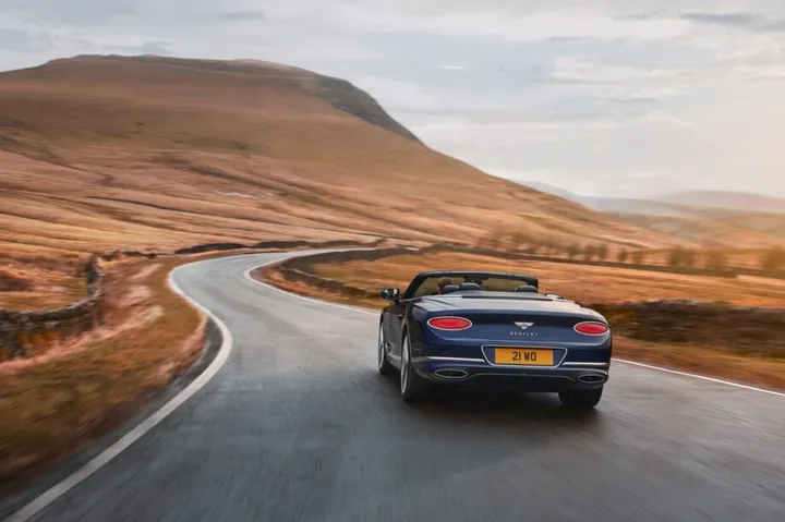 bentley continental gt speed convertible 2021 970 2 919x612 1