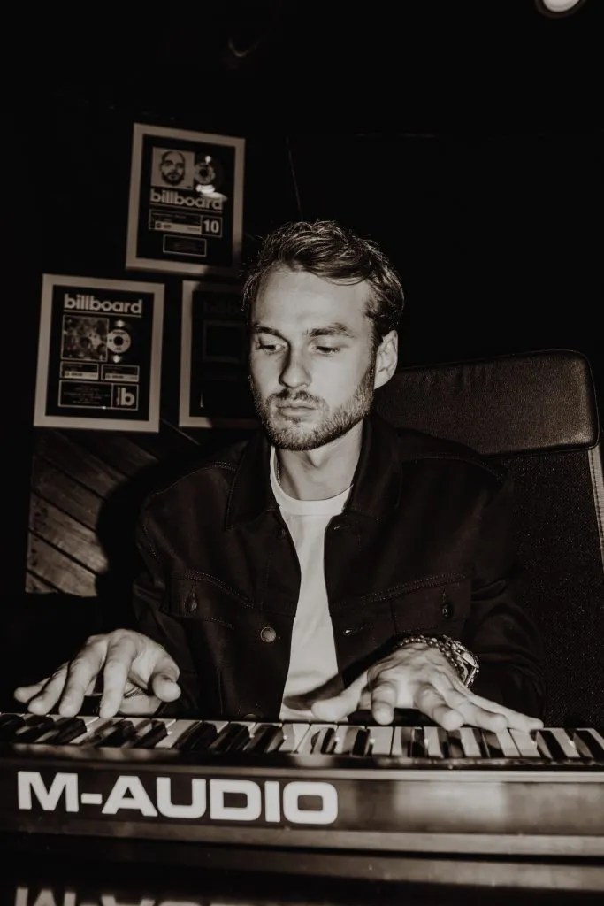 chasin ego 219a photo 43 683x1024