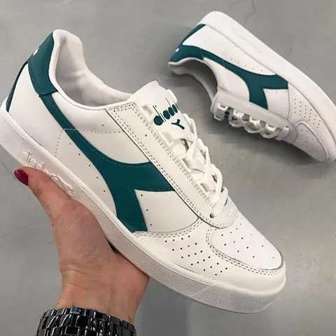 diadora