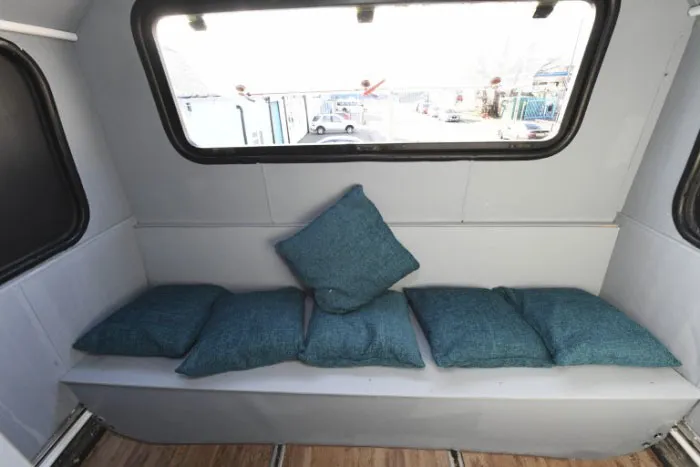 double decker bus homeless shelter 18 5a1c2542c6d68 700