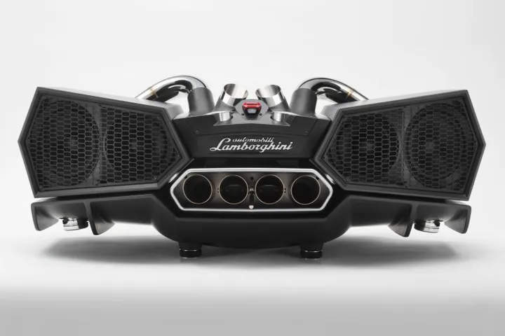 esavox lamborghini docking station costs 24800 is made with carbon 5 768x512