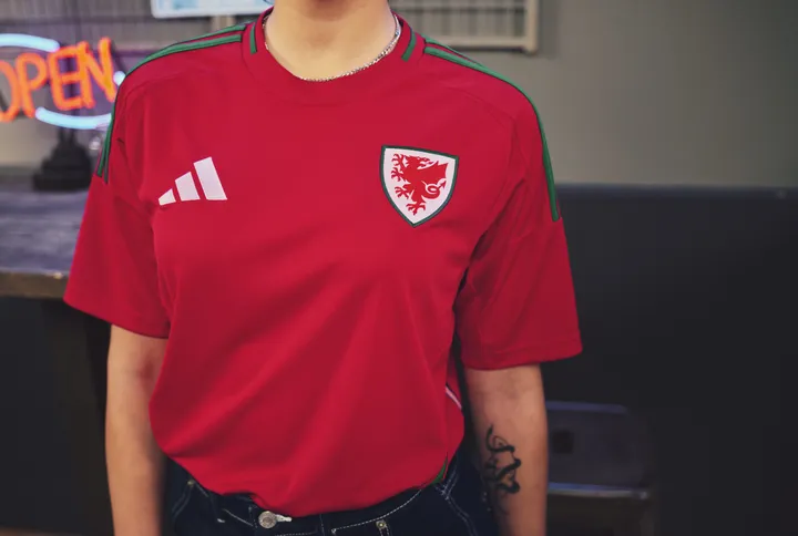 h24061 eurocopa ss24 wales home iq2424 product detail front 1213878 scaled