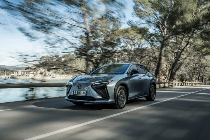lexus rz 450e fhm16