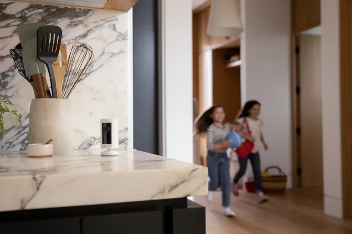 lifestyle cam indoor 11811 charnock ms 1126