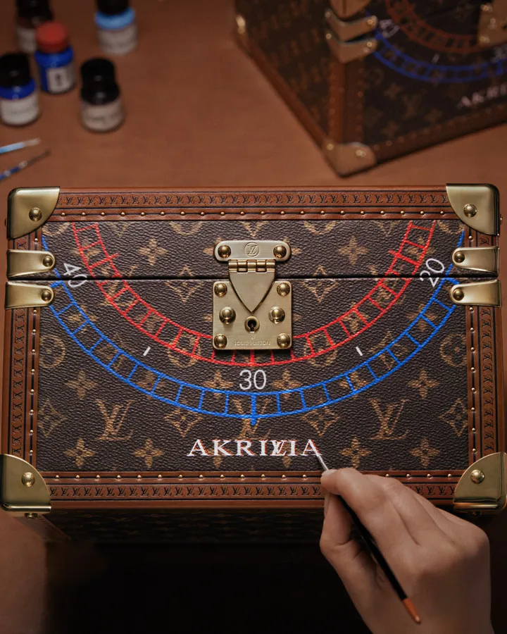 lv portraits 3736 category campaign visual lvcom 1600x2000 dii