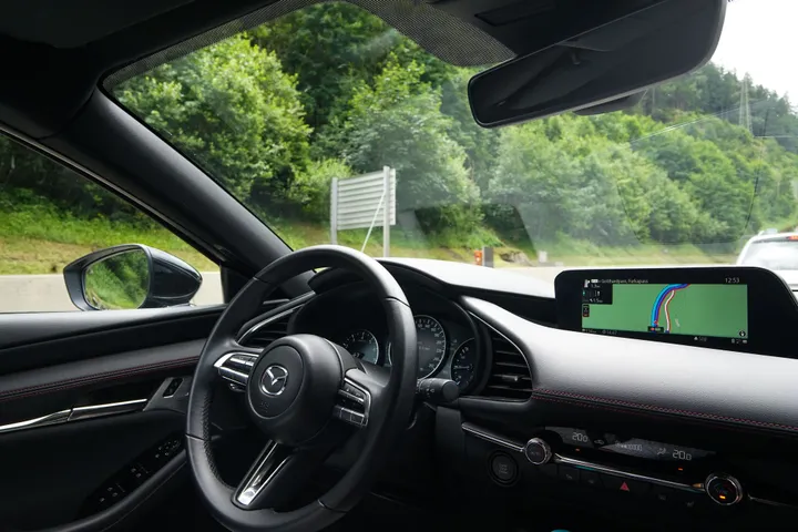 mazda 3 roadtrip fhm01