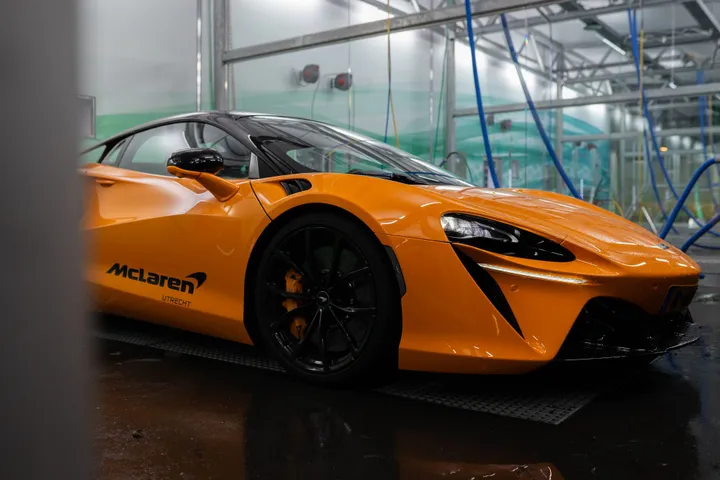 mclaren artura fhm19