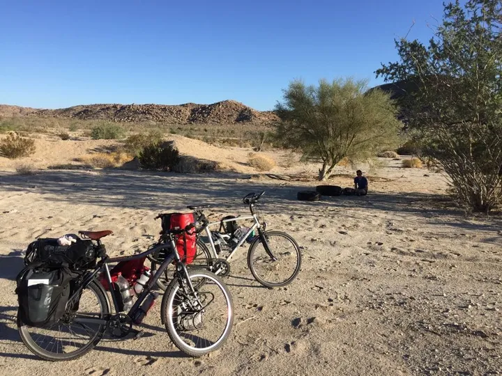 met me28099n vriend niels in de woestijn van baja california mexico hier hoorden we e28098s nachts voor het eerst coyotee28099s 1024x768