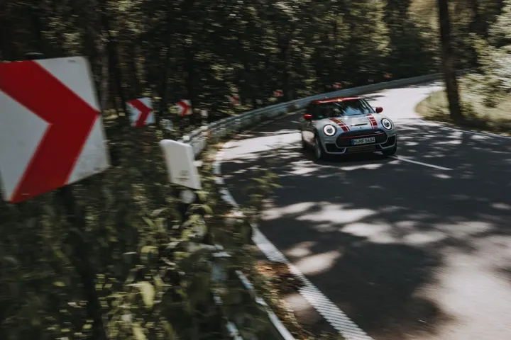 mini clubman john cooper works27 1024x683